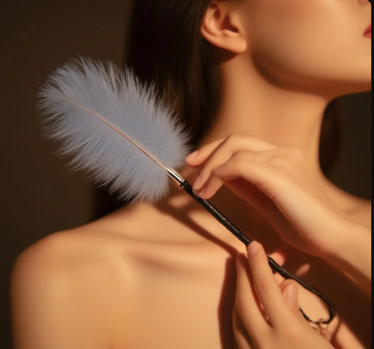 Luxury Dual-Layer Ostrich Feather Teaser – Sensual Blue-Grey Flirt Wand for Couples Play
